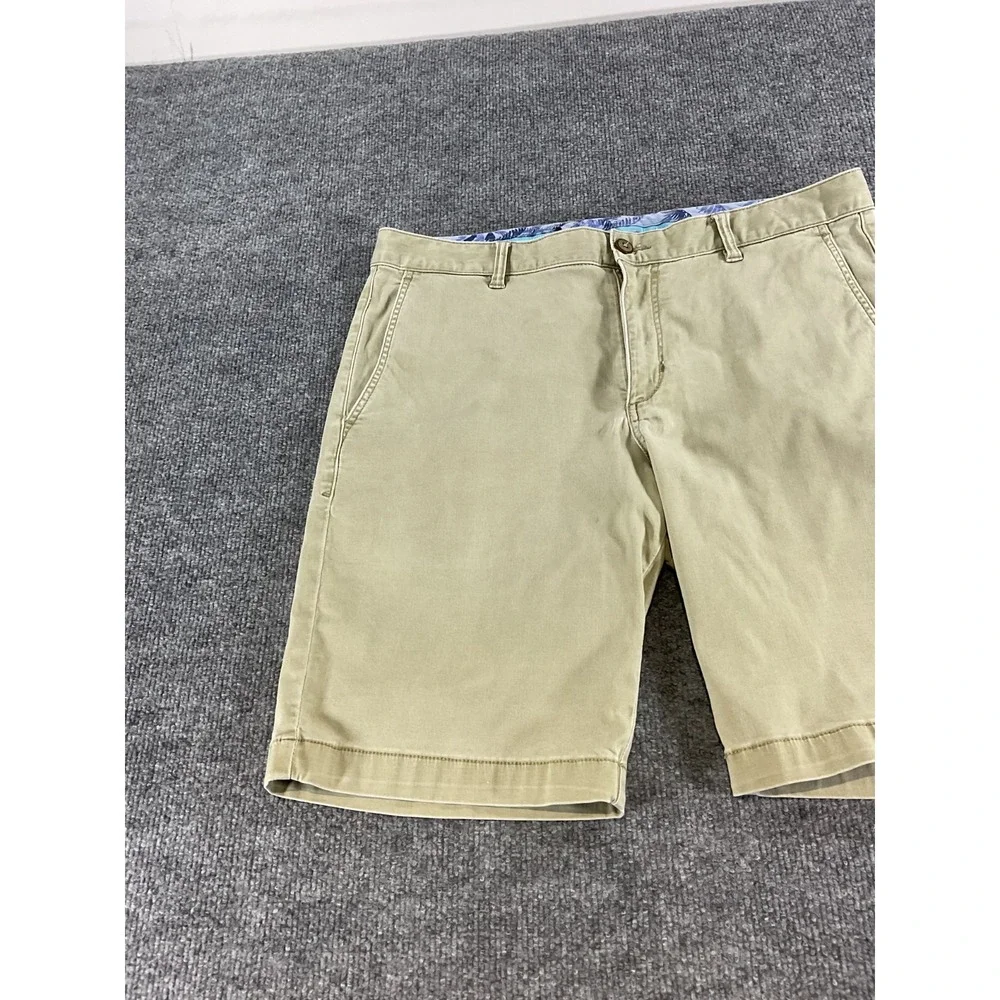 Tommy Bahama Island Zone Shorts Mens 33 Khaki Beige Chino Golf Travel Casual